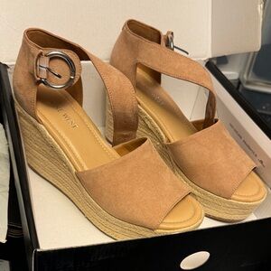 Nine West Tan Wedge Sandals 8NIB